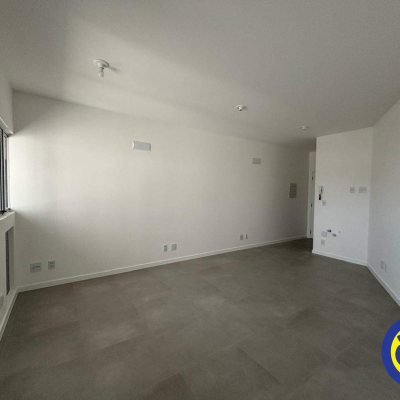 Salas/Conjuntos com 34m², no bairro Balneário em Florianópolis