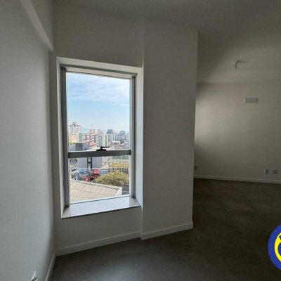Salas/Conjuntos com 34m², no bairro Balneário em Florianópolis