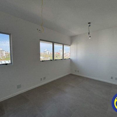Sala com 24m², 1 garagem, no bairro Balneário em Florianópolis