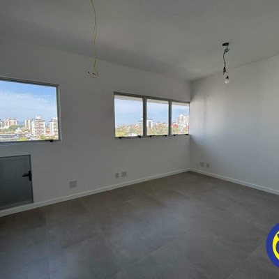 Sala com 24m², 1 garagem, no bairro Balneário em Florianópolis