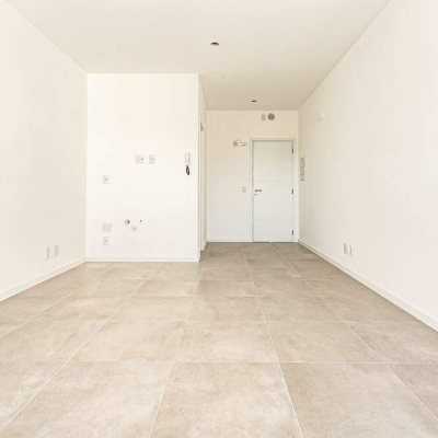 Salas/Conjuntos com 28m², 1 garagem, no bairro Balneário em Florianópolis
