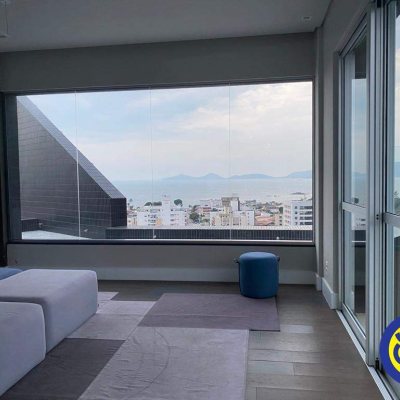 Salas/Conjuntos com 28m², 1 garagem, no bairro Balneário em Florianópolis