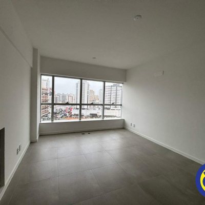 Salas/Conjuntos com 41m², 1 garagem, no bairro Balneário em Florianópolis