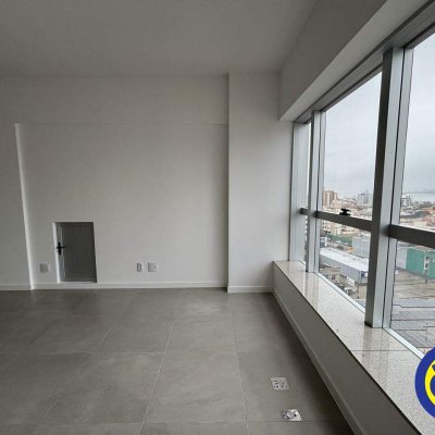 Salas/Conjuntos com 41m², 1 garagem, no bairro Balneário em Florianópolis