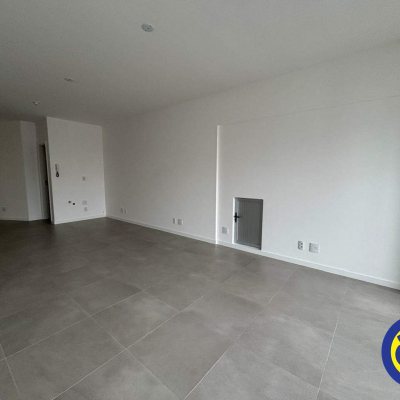 Salas/Conjuntos com 41m², 1 garagem, no bairro Balneário em Florianópolis