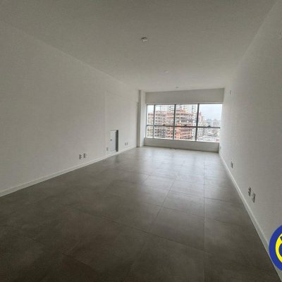 Salas/Conjuntos com 41m², 1 garagem, no bairro Balneário em Florianópolis