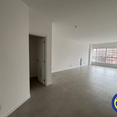 Salas/Conjuntos com 41m², 1 garagem, no bairro Balneário em Florianópolis