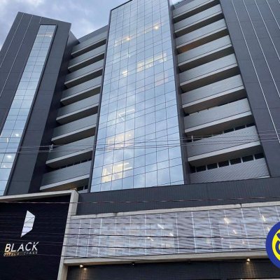 Salas/Conjuntos com 41m², 1 garagem, no bairro Balneário em Florianópolis