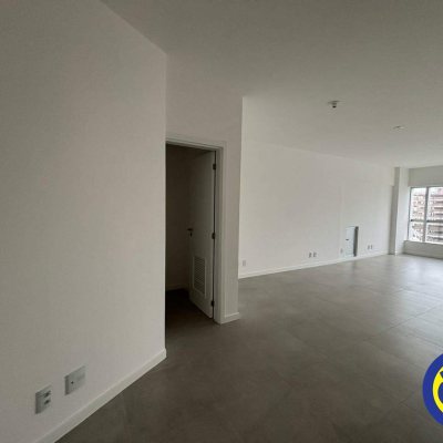 Salas/Conjuntos com 41m², 1 garagem, no bairro Balneário em Florianópolis