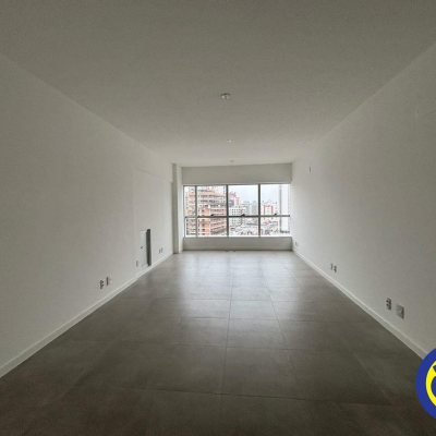 Salas/Conjuntos com 41m², 1 garagem, no bairro Balneário em Florianópolis