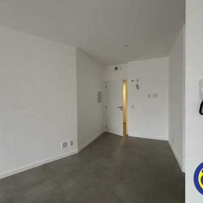 Salas/Conjuntos com 41m², 1 garagem, no bairro Balneário em Florianópolis