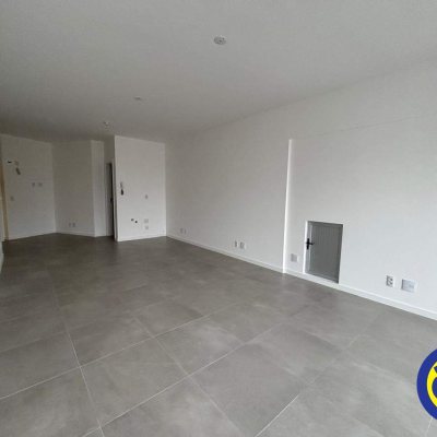 Salas/Conjuntos com 41m², 1 garagem, no bairro Balneário em Florianópolis