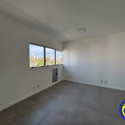 Salas/Conjuntos com 24m², 1 garagem, no bairro Balneário em Florianópolis