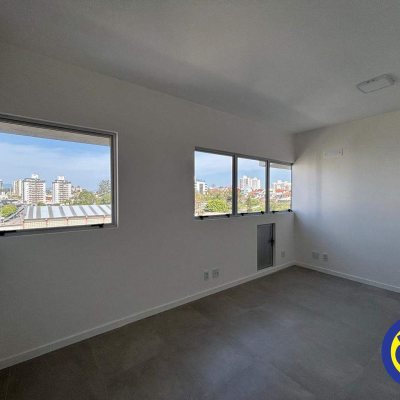 Salas/Conjuntos com 24m², 1 garagem, no bairro Balneário em Florianópolis