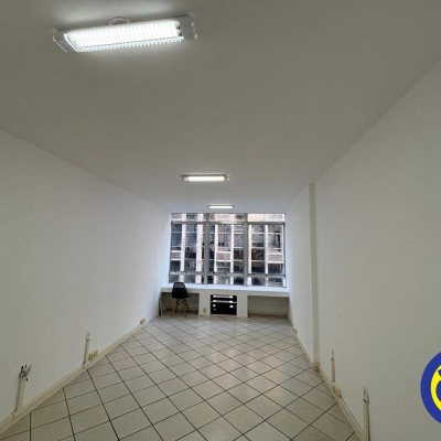 Salas/Conjuntos com 37m², no bairro Centro em Florianópolis