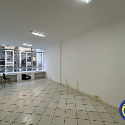 Salas/Conjuntos com 37m², no bairro Centro em Florianópolis
