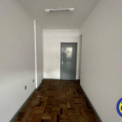 Salas/Conjuntos com 35m², no bairro Centro em Florianópolis