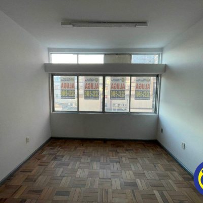 Salas/Conjuntos com 35m², no bairro Centro em Florianópolis