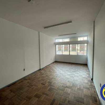 Salas/Conjuntos com 35m², no bairro Centro em Florianópolis