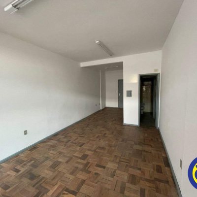 Salas/Conjuntos com 35m², no bairro Centro em Florianópolis