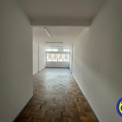 Salas/Conjuntos com 35m², no bairro Centro em Florianópolis
