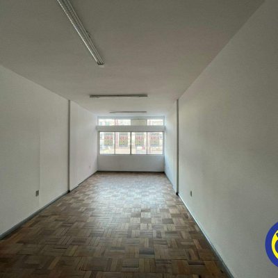 Salas/Conjuntos com 35m², no bairro Centro em Florianópolis