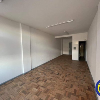 Salas/Conjuntos com 35m², no bairro Centro em Florianópolis
