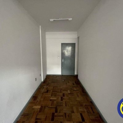 Salas/Conjuntos com 35m², no bairro Centro em Florianópolis