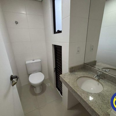 Salas/Conjuntos com 96m², 2 garagens, no bairro Centro em Florianópolis