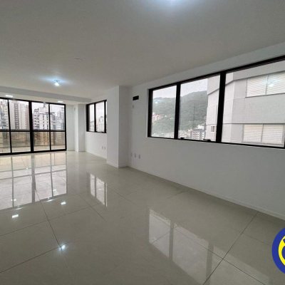 Salas/Conjuntos com 96m², 2 garagens, no bairro Centro em Florianópolis