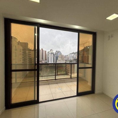 Salas/Conjuntos com 96m², 2 garagens, no bairro Centro em Florianópolis