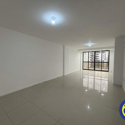 Salas/Conjuntos com 96m², 2 garagens, no bairro Centro em Florianópolis