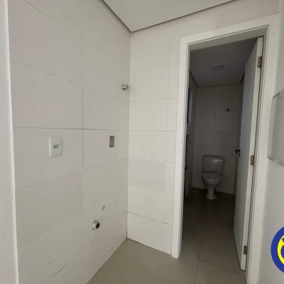 Salas/Conjuntos com 96m², 2 garagens, no bairro Centro em Florianópolis