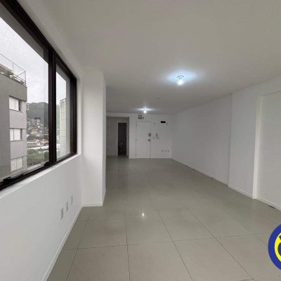 Salas/Conjuntos com 96m², 2 garagens, no bairro Centro em Florianópolis