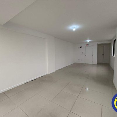 Salas/Conjuntos com 96m², 2 garagens, no bairro Centro em Florianópolis