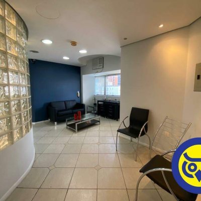 Salas/Conjuntos com 90m², 1 garagem, no bairro Centro em Florianópolis