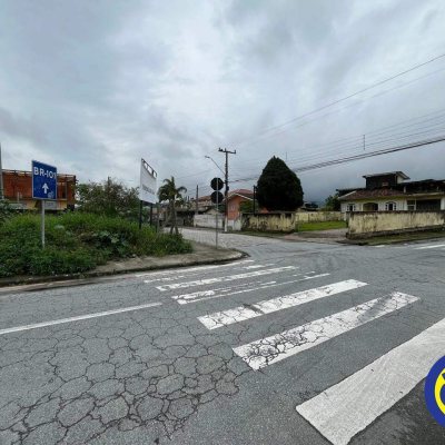Terreno com 360m², no bairro Brejarú em Palhoça