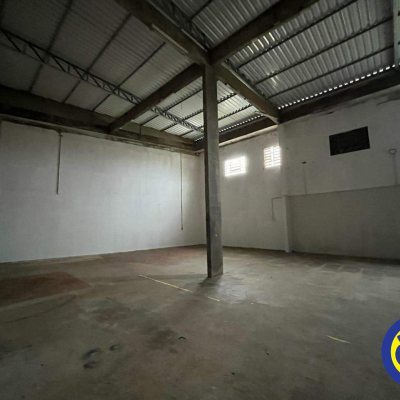 Galpão com 350m², no bairro Serraria em São José