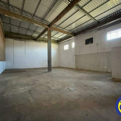 Galpão com 350m², no bairro Serraria em São José