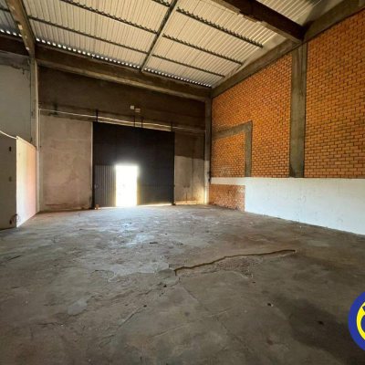 Galpão com 350m², no bairro Serraria em São José