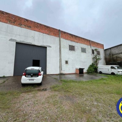 Galpão com 350m², no bairro Serraria em São José