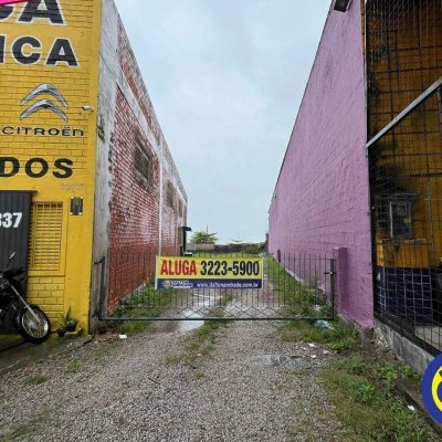 Galpão com 350m², no bairro Serraria em São José