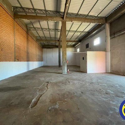 Galpão com 350m², no bairro Serraria em São José
