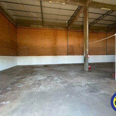 Galpão com 350m², no bairro Serraria em São José