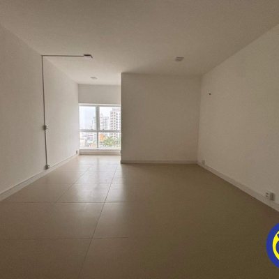 Salas/Conjuntos com 34m², 1 garagem, no bairro Estreito em Florianópolis