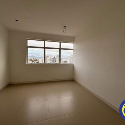 Salas/Conjuntos com 25m², 1 garagem, no bairro Estreito em Florianópolis