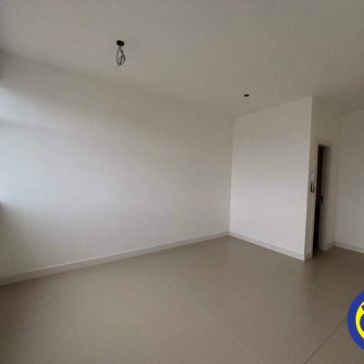 Salas/Conjuntos com 25m², 1 garagem, no bairro Estreito em Florianópolis
