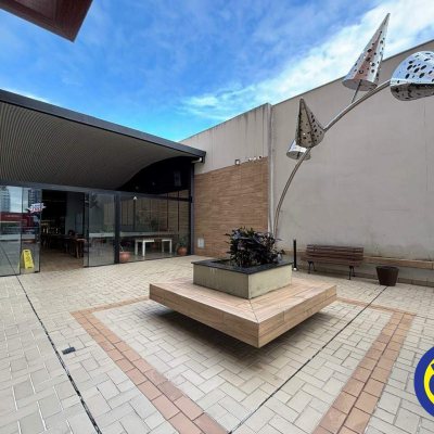 Salas/Conjuntos com 25m², 1 garagem, no bairro Estreito em Florianópolis