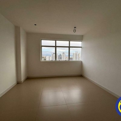 Salas/Conjuntos com 25m², 1 garagem, no bairro Estreito em Florianópolis