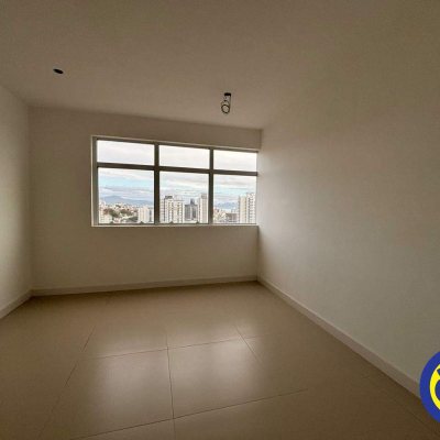 Salas/Conjuntos com 25m², 1 garagem, no bairro Estreito em Florianópolis